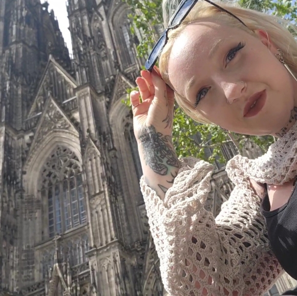 Meet your Posher, Rie - Picture 3 of 3